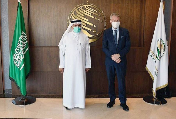 Dr. Abdullah Bin Abdulaziz Al Rabeeah, advisor at the Royal Court and supervisor general of King Salman Humanitarian Aid and Relief Center (KSrelief), met here Sunday with Pekka Haavisto, minister of foreign affairs of Finland, who is also European Union special representative in Sudan and Ethiopia.

