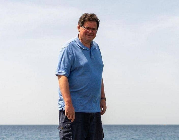 Moved by the story on the stranded dolphins, the ambassador of the United Kingdom to Saudi Arabia, Neil Crompton, paid a visit to Umluj on Monday. — SPA