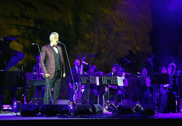 Maestro Andrea Bocelli, gave a stunning performance within the surrounds of the UNESCO World Heritage Site, Hegra Friday night. Performers included (Left to right) Matteo Bocelli, Eugene Kohn, Francesca Maionchi, Loren Allred, Andrea Bocelli and Virginia Bocelli. — courtesy photo Francois Nel/Getty Images for The Royal Commission for AlUla