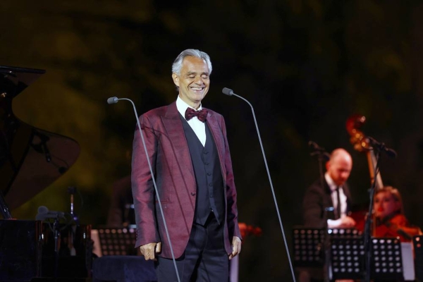 Maestro Andrea Bocelli, gave a stunning performance within the surrounds of the UNESCO World Heritage Site, Hegra Friday night. Performers included (Left to right) Matteo Bocelli, Eugene Kohn, Francesca Maionchi, Loren Allred, Andrea Bocelli and Virginia Bocelli. — courtesy photo Francois Nel/Getty Images for The Royal Commission for AlUla