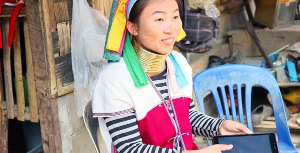 A learner reads on a tablet in Mae Hong Son’s Ban Mae Sa Nga School in Thailand. — courtesy UNESCO/Pornpilin Smithveja