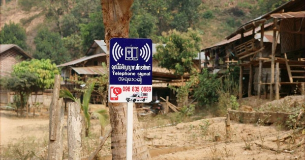 A learner reads on a tablet in Mae Hong Son’s Ban Mae Sa Nga School in Thailand. — courtesy UNESCO/Pornpilin Smithveja