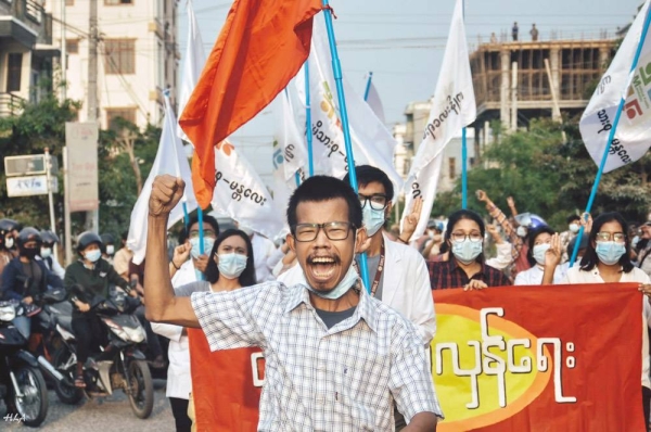 TayZar San leading the protest in Mandalay late Sunday. — courtesy Twitter