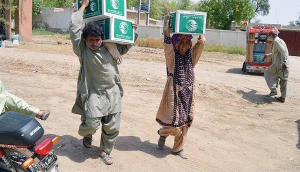 KSrelief distributed 559 Ramadan food baskets, in a number of villages in the Republic of Chad.