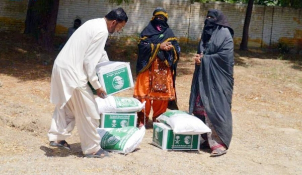 KSrelief distributed 559 Ramadan food baskets, in a number of villages in the Republic of Chad.