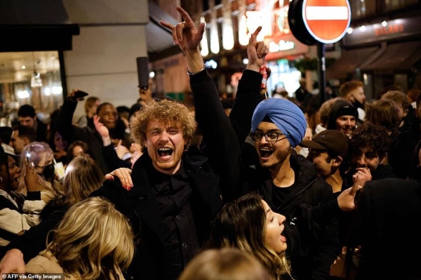 As part of the move, restaurants and pubs can now serve customers outside despite forecasts of wintry temperatures, bringing some cheer to the hard-hit hospitality industry after repeated closures. — Courtesy photo