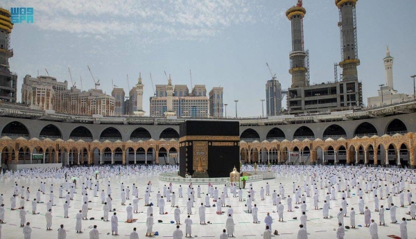  Worshipers performed the first Friday prayer in Ramadan at the Grand Mosque in Makkah and the Prophet Mosque in Madinah amid an atmosphere of spirituality and serenity while adhering to intense coronavirus precautionary measures.