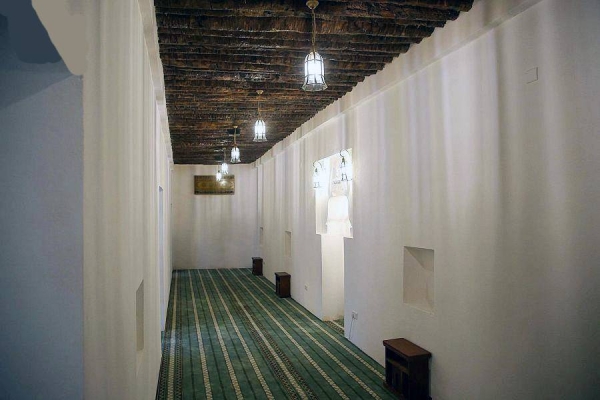 Thirteenth Hijri Century Al-Habeish Mosque has opened its doors to worshippers after it has been rehabilitated and renovated.