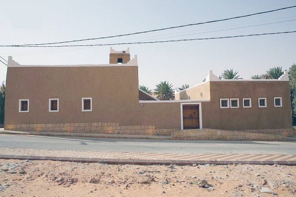 The historical Al-Mansaf Mosque in Al-Zulfi Governorate, 260km to the northeast of Riyadh, is considered one of the oldest heritage buildings in the region.