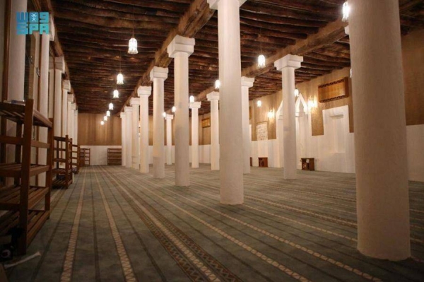 The historic Al-Barqaa Mosque, which dates back to pre-1323 AH (1905-1906 AD), is located in Al-Asyah governorate, Al-Qassim Region, north of Riyadh region, and 80 km from Buraidah.