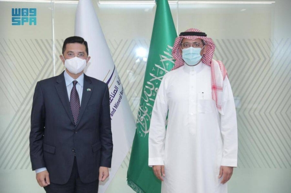 Saudi Arabia’s Minister of Industry and Mineral Resources Bandar Al-Khorayef, right, held a meeting on Wednesday in his office with Malaysian Minister of International Trade and Industry Mohamed Azmin Ali and the accompanying delegation, the Saudi Press Agency reported.