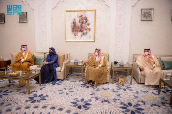 Crown Prince Muhammad Bin Salman, deputy premier and minister of defense, met with US Special Envoy for Yemen Timothy Lenderking, the Saudi Press Agency reported early Friday.