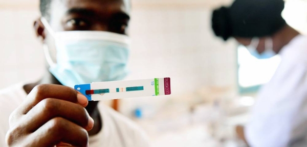 A man is tested for HIV at a health centre in Odienné, Côte d’Ivoire. — courtesy UNICEF/Frank Dejongh