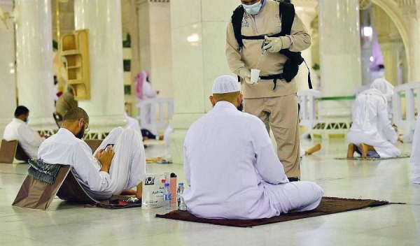 Worshippers performed the Thajjud prayer (optional night prayer) on the first night of the last 10 nights of the holy month of Ramadan at the Grand Mosque.
