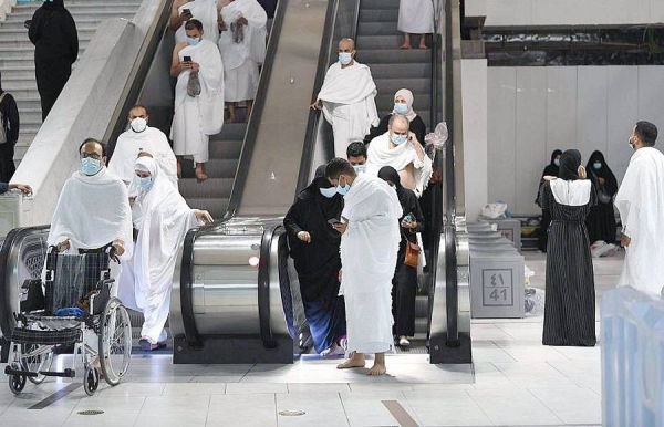 Worshippers performed the Thajjud prayer (optional night prayer) on the first night of the last 10 nights of the holy month of Ramadan at the Grand Mosque.