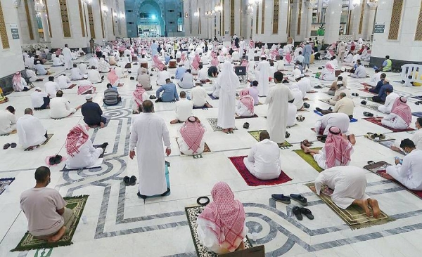 Worshippers performed the Thajjud prayer (optional night prayer) on the first night of the last 10 nights of the holy month of Ramadan at the Grand Mosque.