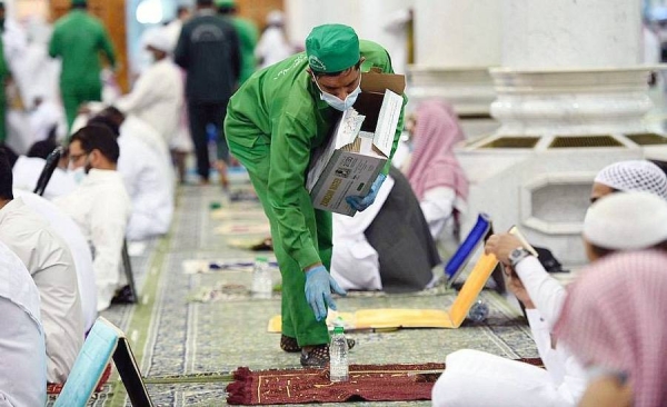 The Prophet's Mosque said that the administration on the first night of the last 10 nights of the holy month of Ramadan distributed more than 150,000 bottles of Zamzam water and 2,400 packs of dates at the Prophet's Mosque.