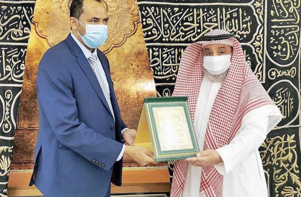 Sudan’s Minister of Culture and Information Hamzah Balloul paid a visit Tuesday to King Abdulaziz Complex for Holy Kaaba Kiswa (Cover).