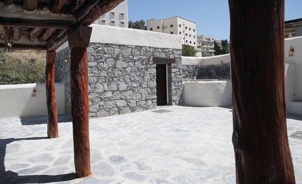 Al-Nassab Heritage Mosque was established in 1101 AH and is one of the oldest heritage buildings in Abha, Asir region.
