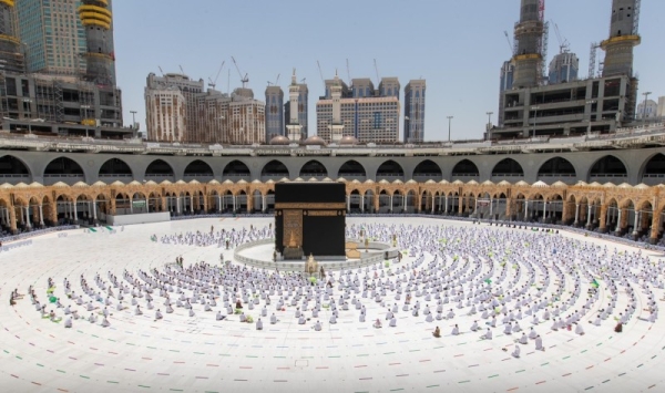 Worshipers performed the last Friday prayer in the holy month of Ramadan at the Grand Mosque in Makkah and the Prophet’s Mosque in Madinah. — SPA photo.