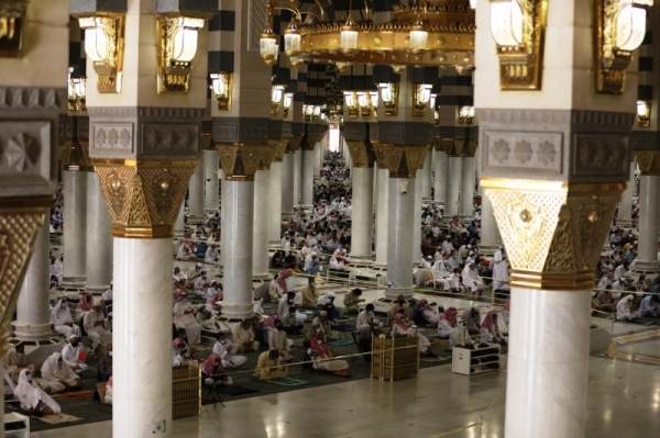 Worshipers performed the last Friday prayer in the holy month of Ramadan at the Grand Mosque in Makkah and the Prophet’s Mosque in Madinah. — SPA photo.