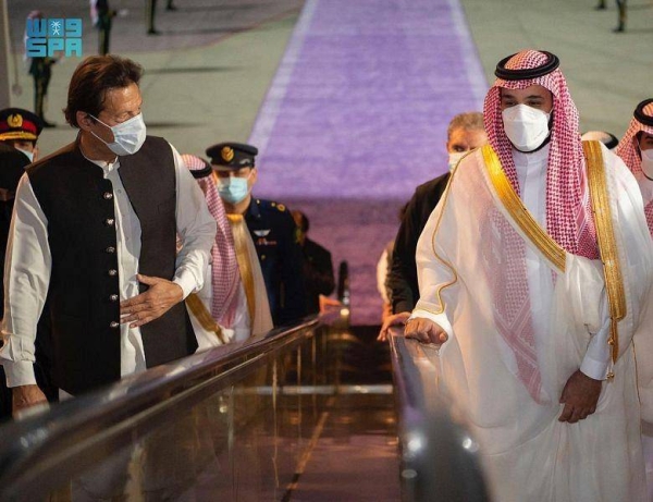 Upon his arrival at King Abdulaziz International Airport, the Pakistani prime minister was received by Crown Prince Muhammad Bin Salman, deputy premier and minister of defense.