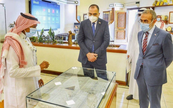 The Executive Director of the Communications and Media Commission of Iraq Adel Salman Aliwi paid a visit Sunday to King Abdulaziz Complex for Holy Kaaba Kiswa (Cover), and the Exhibition of Two Holy Mosques Architecture.