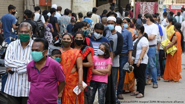 On Monday, India reported 366,161 new cases, its health ministry said — the first time daily infections have dipped below 400,000 since May 6. Its total caseload is now more than 22 million since the pandemic began. — Courtesy file photo