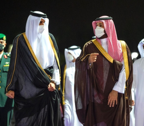 Crown Prince receives Qatari emir at Jeddah airport