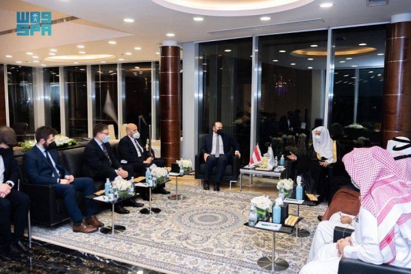 Secretary-General of the Muslim World League Dr. Mohammed Bin Abdulkarim Al-Issa held talks with a delegation of the Islamic Commission in Austria led by its president Umit Vural in Riyadh on Tuesday.