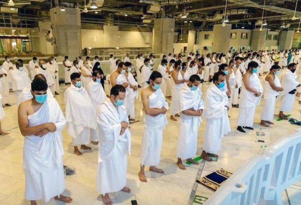 Muslims performed Eid Al-Fitr prayer throughout the Kingdom of Saudi Arabia on Thursday morning.