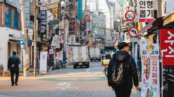 A street in Seoul, South Korea. — courtesy Unsplash/Chinh Le Duc