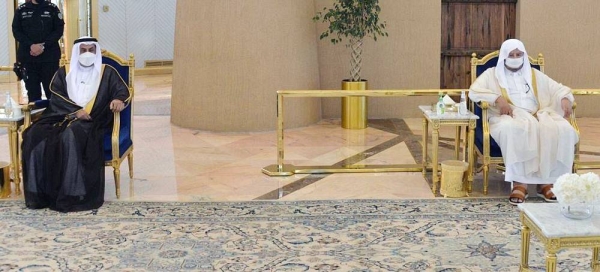 Shoura Council’s Speaker Sheikh Dr. Abdullah Bin Ibrahim Al-Sheikh welcomed the Speaker of the Federal National Council of the United Arab Emirates Saqr Ghubash in Riyadh on Sunday. 