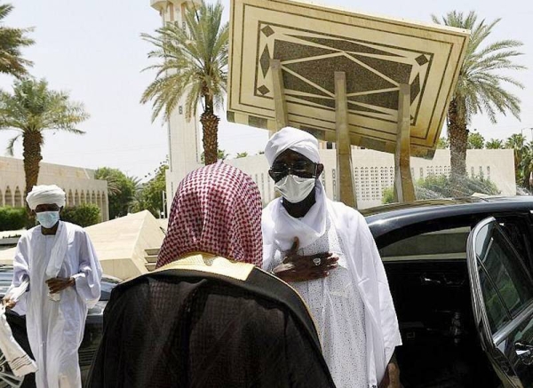 The Secretary General of the King Fahd Complex for Printing the Holy Qur’an Talal Bin Razen Al-Rehaily receives the Sudanese Minister of Religious Affairs and Endowments Dr. Nassr Al-Din Mufrih in Madinah on Tuesday.