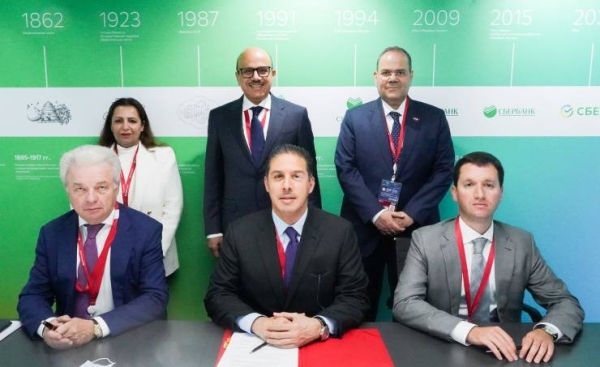 Bahrain Mumtalakat Holding Company, the sovereign wealth fund of Bahrain, signed a memorandum of understanding with the Russian Direct Investment Fund (RDIF), Russia’s sovereign wealth fund, and Binnopharm Group to explore the establishment of a vaccine production facility in the kingdom to manufacture and distribute the Sputnik V COVID-19 vaccine across the Gulf Cooperation Council and the Middle East region. — BNA photo