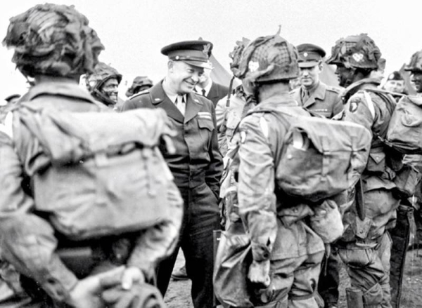 
File photo shows US Gen. Eisenhower saying goodbye to American paratroopers knowing many of them were likely to perish in D-Day invasion of 1944. — courtesy Twitter