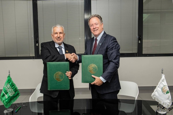 The cooperation program was signed by Supervisor General of KSrelief Abdullah Al-Rabeeah, who is also an adviser at the Royal Court, and the WFP Executive Director David Beasley on the sidelines of the G20 ministerial meeting in Brindisi, Italy.
