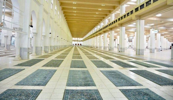 The Ministry of Islamic Affairs, Call, and Guidance has completed furnishing Arafat-valley-based Namira Mosque and Muzdalifah valley-based Al-Mishaar Al-Haram Mosque, both on the outskirts of Makkah, with more than 32,000 square meters of luxurious carpets.