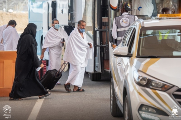 The first batch of pilgrims completed on Saturday the ritual of Tawaf Al-Qudum (Tawaf of Arrival) with ease and comfort amid an integrated system of services and precautionary measures.
