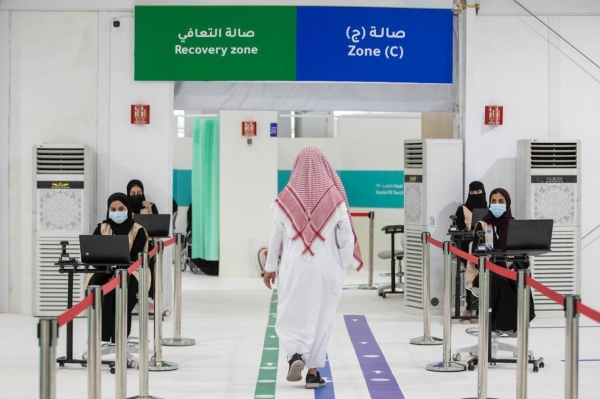 The Ministry of Health has regularly been calling on all the people in the Kingdom, including citizens, expatriates and even illegals, to register their names on Sehhaty application to obtain the vaccine free of charge at the earliest.
