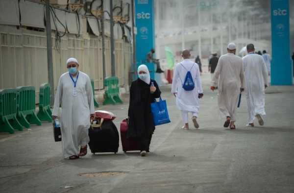 Pilgrims started leaving Makkah on the evening of Thursday, the second day of Tashreeq (Ayyam Al-Tashreeq), after completing this year’s exceptional and downsized Hajj pilgrimage. (SG photo by Sami Bugis)