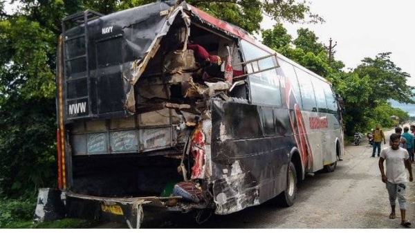 At least 18 migrant workers died on Wednesday after a truck crashed into their bus in the northern Indian state of Uttar Pradesh. — Courtesy photo