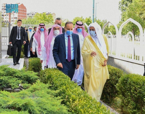 Minister Al-Sheikh visits King Fahd Cultural Center in Bosnia