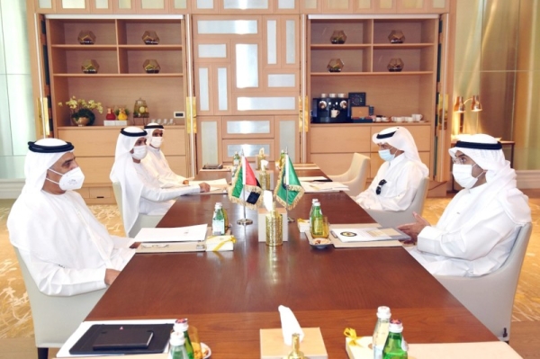  Secretary-General of the Gulf Cooperation Council (GCC) Dr. Nayef Al-Hajraf met here on Monday with the UAE Minister of State for Financial Affairs Obaid bin Humaid Al Tayer, the UAE's official news agency, WAM, reported.
