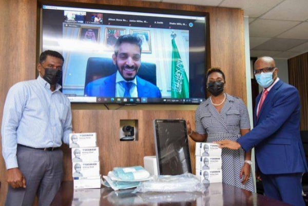 On behalf of KSrelief, the medical aid was handed over by Saudi Arabia’s Ambassador to Cuba Faisal Bin Falah Al-Harbi. (@KSAembassyHA)