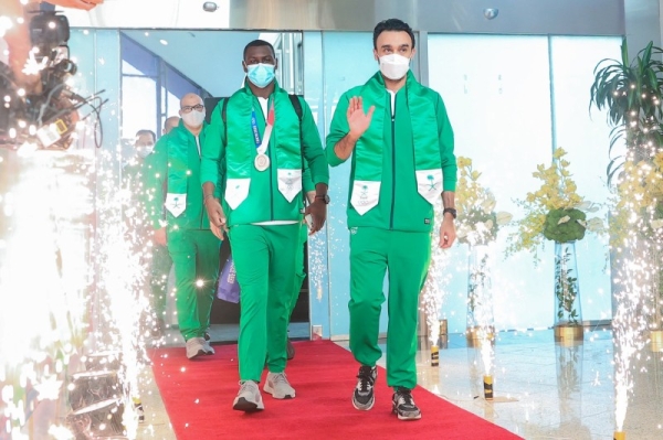 Minister of Sports Prince Abdulaziz Bin Turki Al-Faisal, who is also the president of the Saudi Arabian Olympic Committee, accompanied Hamdi upon his arrival. (@SaudiOlympic)