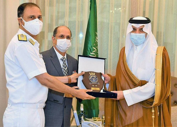 Indian Ambassador Dr. Ausaf Sayeed, accompanied by Real Admiral Ajay Kochhar, flag officer commanding Western Fleet, Indian Navy, Capt. Sachin R. Sequeira, commanding officer of INS Kochi, Deputy Chief of Mission Shri N. Ram Prasad and Defense Attaché Col. Gurtej Singh Grewal called on the Eastern Region Governor Prince Saud Bin Naif on Wednesday.