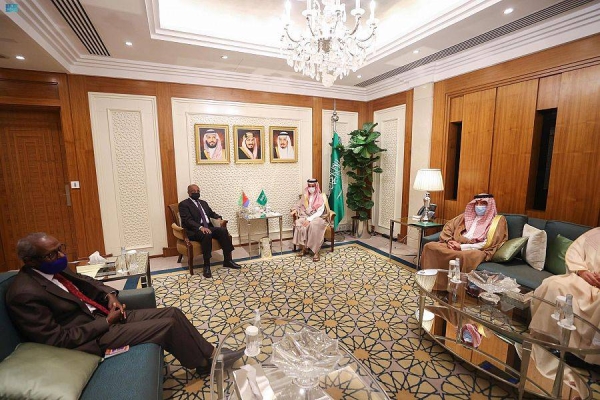 Saudi Foreign Minister Prince Faisal Bin Farhan Bin Abdullah met here on Thursday with his Eritrean counterpart Osman Saleh.