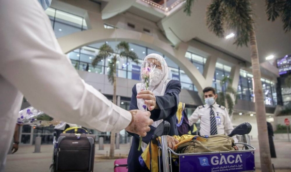 The Ministry of Hajj and Umrah welcomed the first batch of 50 pilgrims coming from Iraq to perform Umrah on Saturday in Jeddah.
