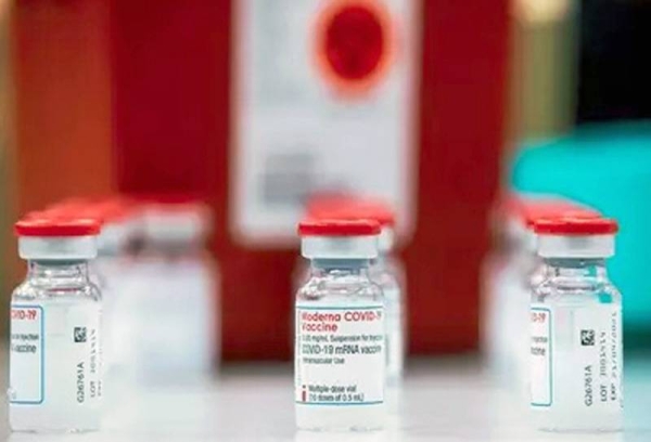 Japan has suspended the use of more than 1.6 million doses of Moderna COVID-19 vaccine made in Spain over contamination fears.